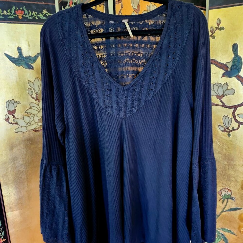 Free People bell sleeve swing top sizeL